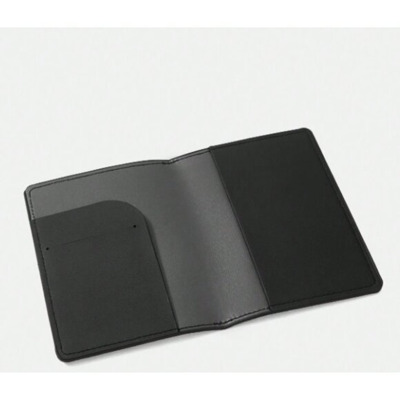 Corpse Bride PU Leather Passport Holder – Gothic Travel Accessory Fans Nightmare - Picture 5 of 5